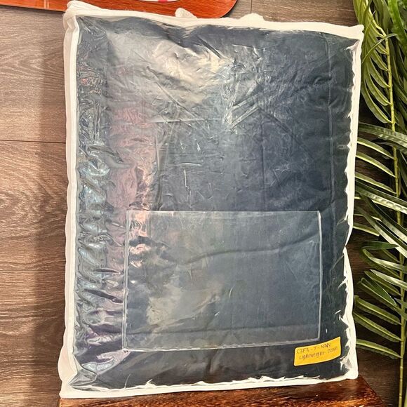 The Company Store LaCrosse Down Light Warmth Comforter, Twin in Navy Blue. New! - Picture 5 of 16